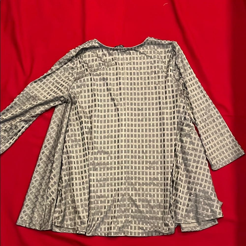 Context Gray Patterned Women's Top - Picture 2 of 3